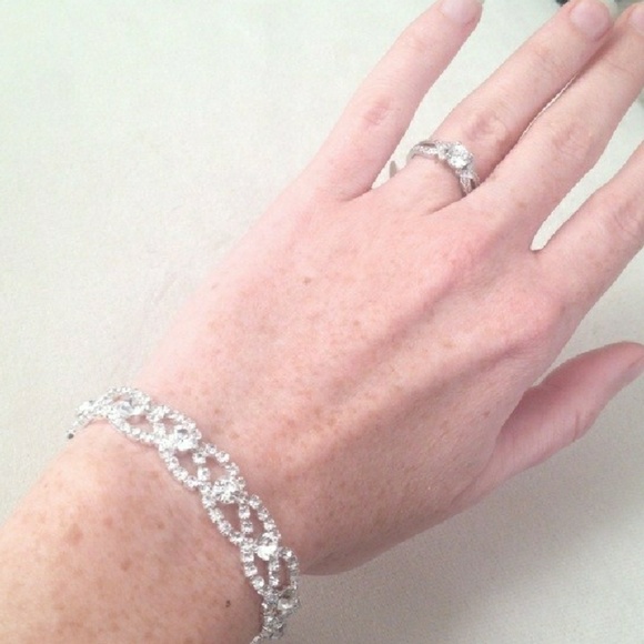 🎉SALE!🎉 NWT The "Lori" Bracelet - Picture 2 of 3